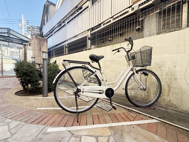 【駐輪場】 | アイディ西馬込 | 自転車置き場。マンションの共用部にあたります。空きの有無や駐輪料金、各戸の台数制限などについては、改めてお問い合わせください。～即日のご見学可能～　お問合せはお気軽にどうぞ。
