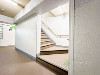 【その他共用部分】 | セザール第二竹ノ塚 | 廊下　階段