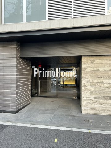 ザ・パークワンズ神田のエントランス