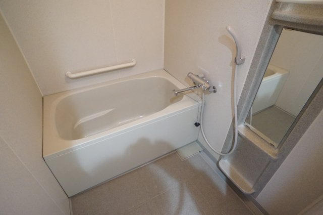 ハビタットセレッソⅢの浴室