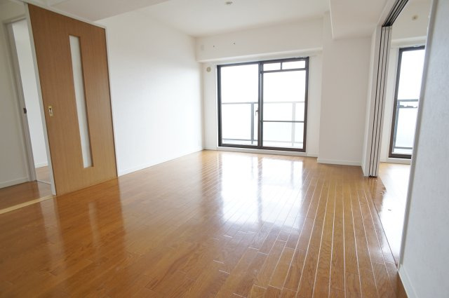 ハビタットセレッソⅢの居間・リビング