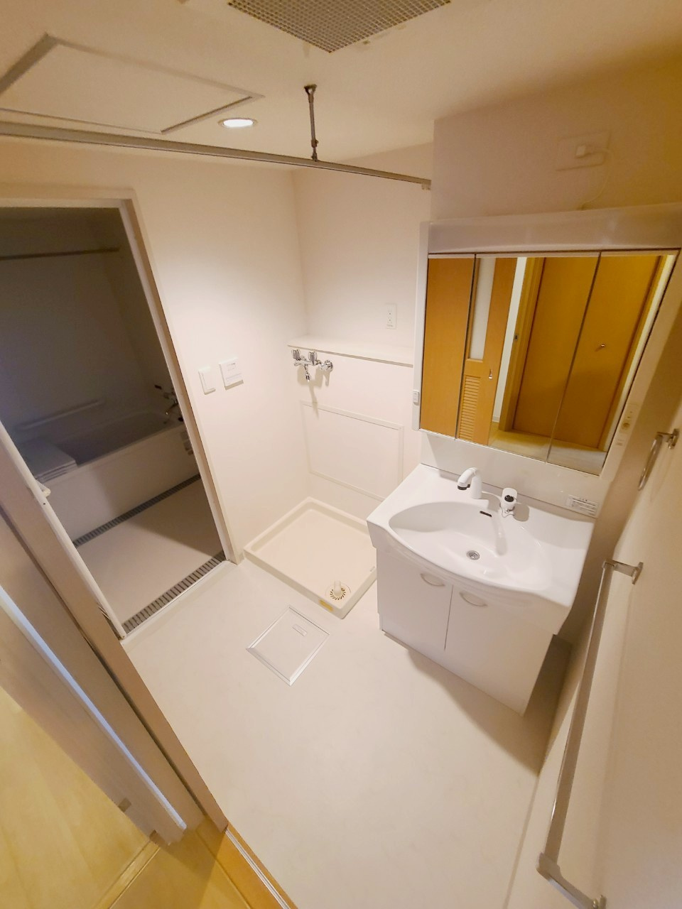 ＵＲ西宮マリナパークシティ丘のある街の洗面所