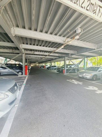 ＵＲ西宮マリナパークシティ丘のある街の駐車場