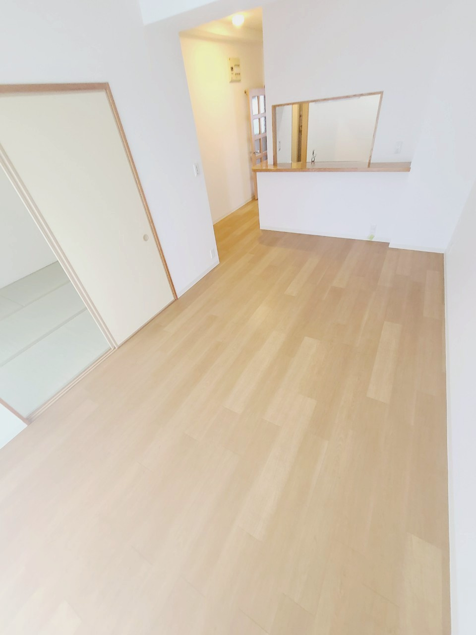 ＵＲ西宮マリナパークシティ丘のある街の居間・リビング