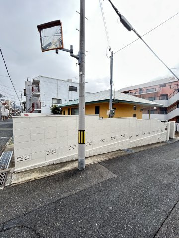 赤坂通４丁目戸建の駐車場
