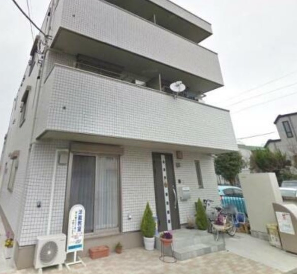 アトリエウスイのエントランス