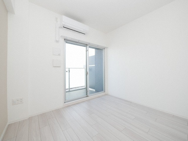 レジュールアッシュOSAKA新深江の居間・リビング