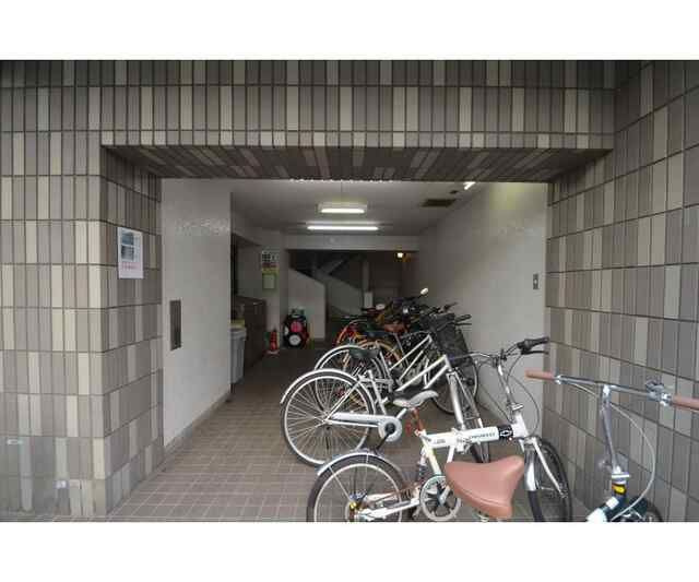 ＡＫＫレジデンス新宿の駐車場