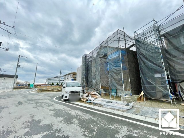 大津市雄琴５丁目　2期　11号棟の前面道路含む現地写真