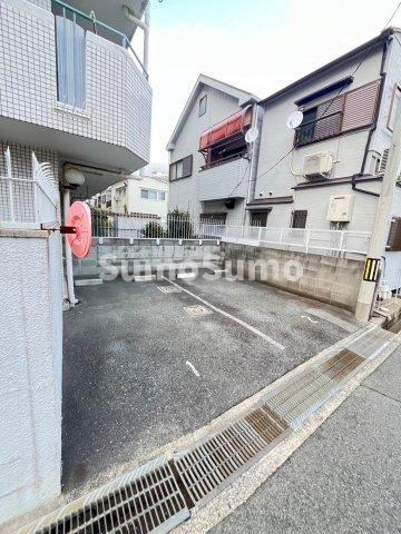 サンシャイン西芦屋の駐車場