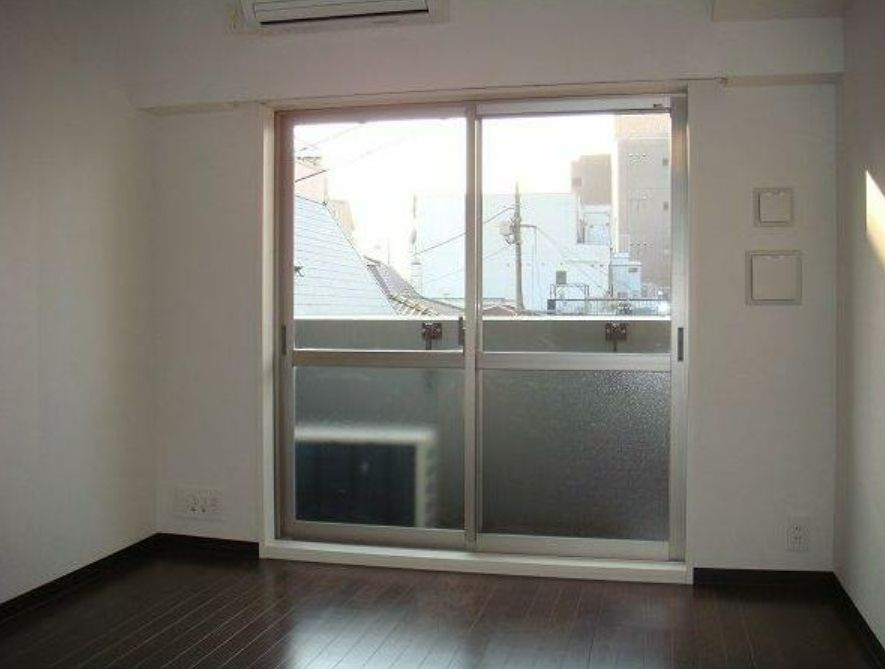 トーシンフェニックス高田馬場弐番館の寝室|お掃除がしやすいフローリングのお部屋☆（同一仕様写真）