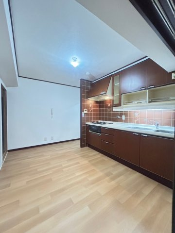 サンヴィラ中山手の居間・リビング