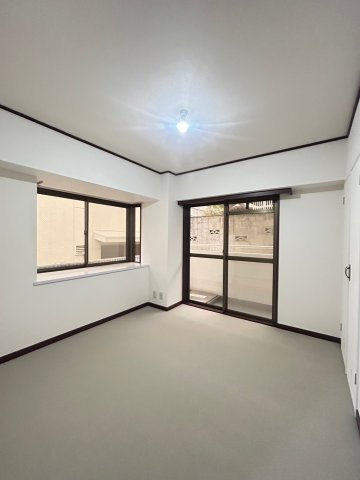 サンヴィラ中山手の洋室