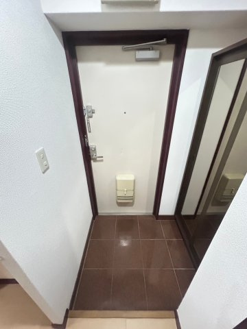 サンヴィラ中山手の玄関