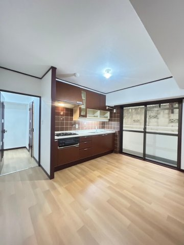 サンヴィラ中山手の居間・リビング