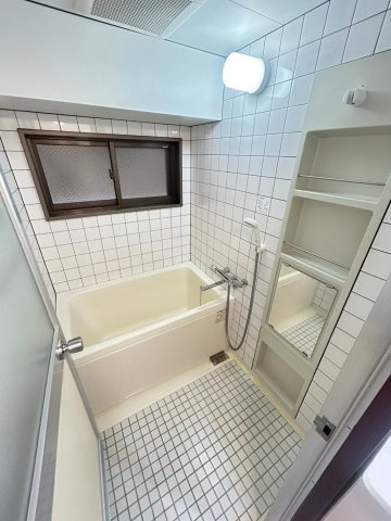 サンヴィラ中山手の浴室