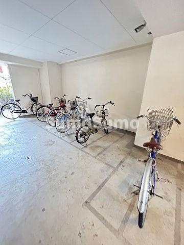 ケイ・クリスタルⅡの駐車場