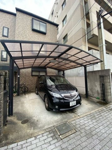 エルハイムの駐車場
