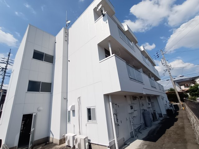 ハイツモリの外観