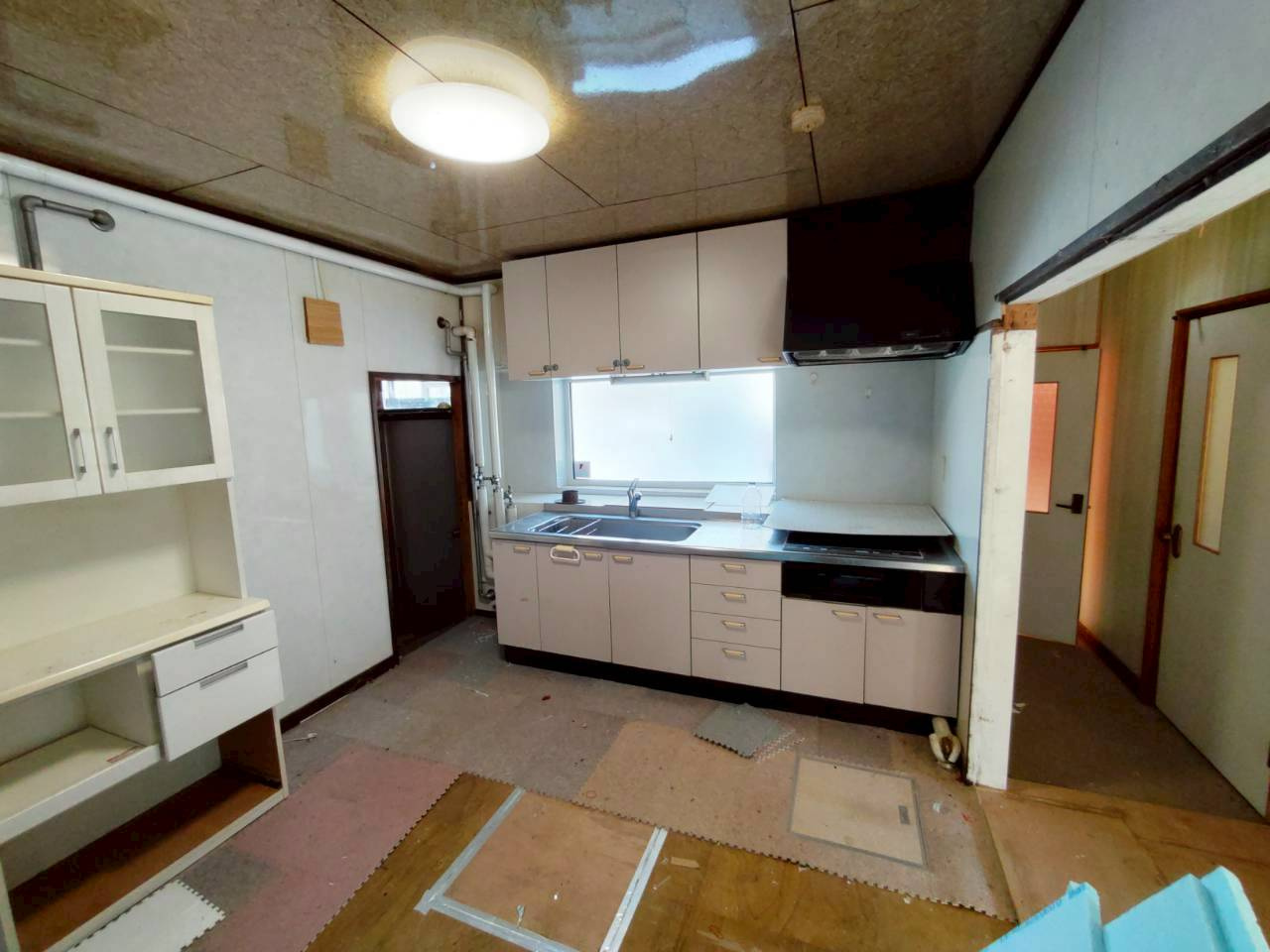 武佐1丁目21　中古住宅のキッチン