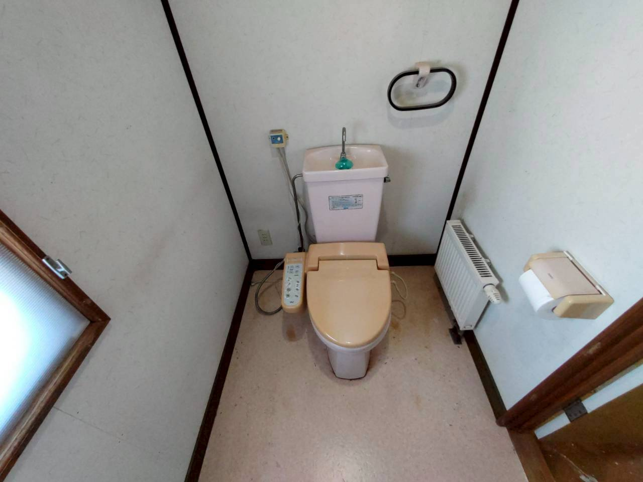 武佐1丁目21　中古住宅のトイレ