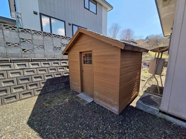 武佐1丁目21　中古住宅の庭|物置付き