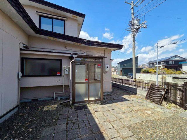武佐1丁目21　中古住宅の玄関