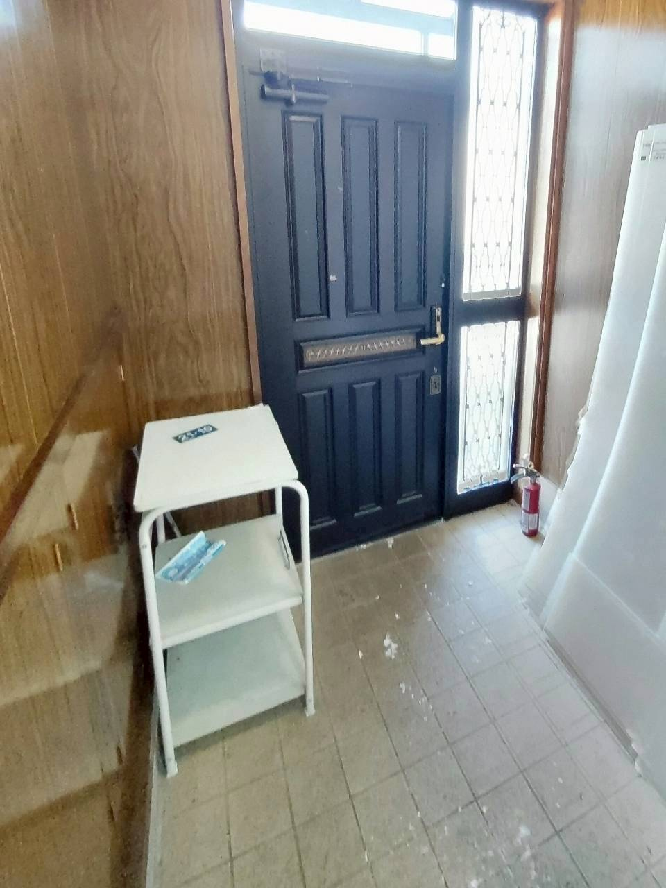 武佐1丁目21　中古住宅の玄関