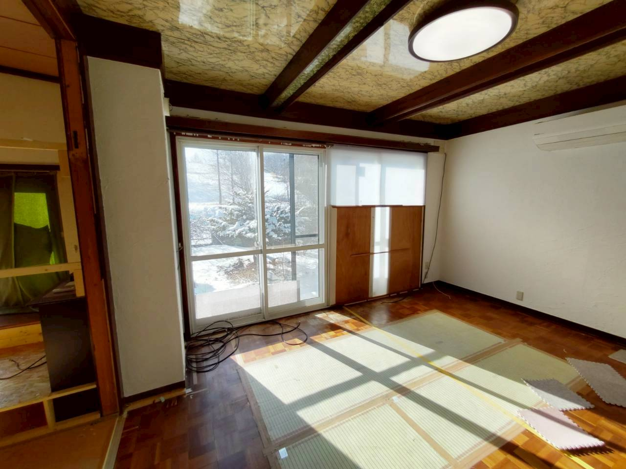 武佐1丁目21　中古住宅の居間・リビング|1階　10帖リビング