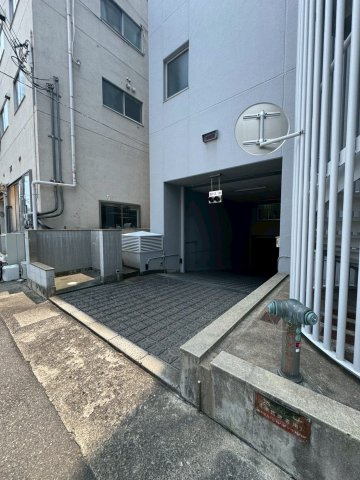 コーポサンルーツⅡの駐車場