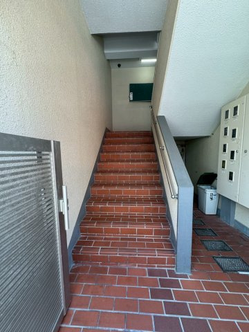 お福ビルのエントランス