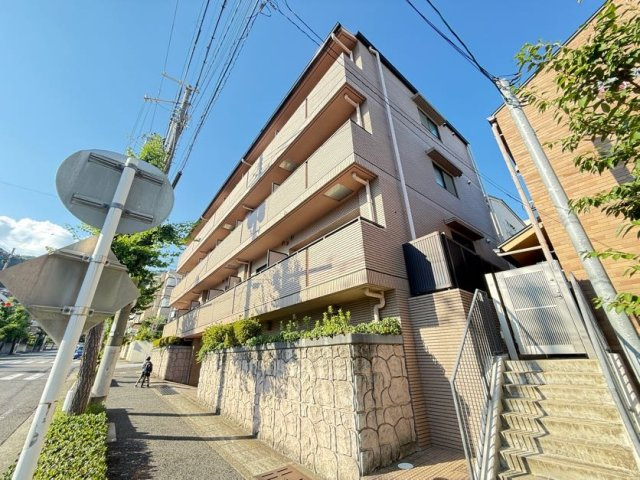 サンフォーレ岡本の外観