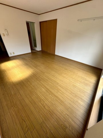 サンハイツ香枦園の居間・リビング