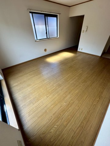 サンハイツ香枦園の居間・リビング