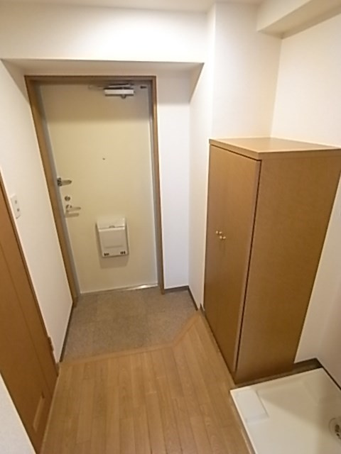 エスリード三宮フラワーロードの玄関