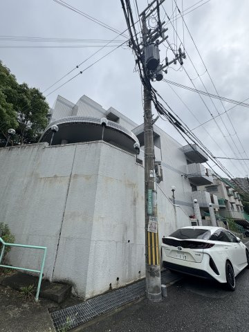 シェスタ白川台の駐車場