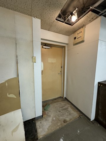 シェスタ白川台の玄関