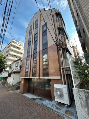 グローバル湊川ハイツの外観