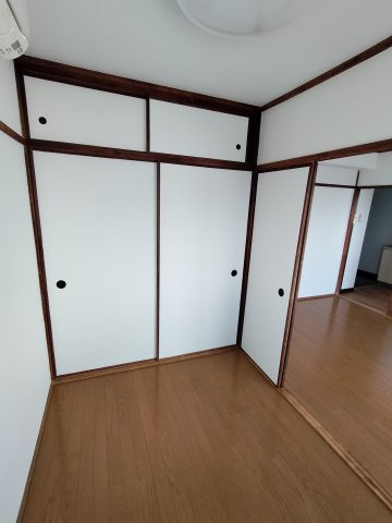 さつきマンションの洋室