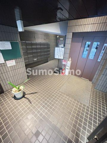 グランドメゾン中山手のエントランス