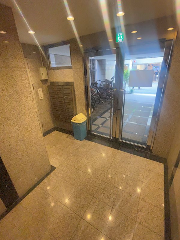 オレンジコート西心斎橋のロビー|毎日通るロビーはこのようになっています