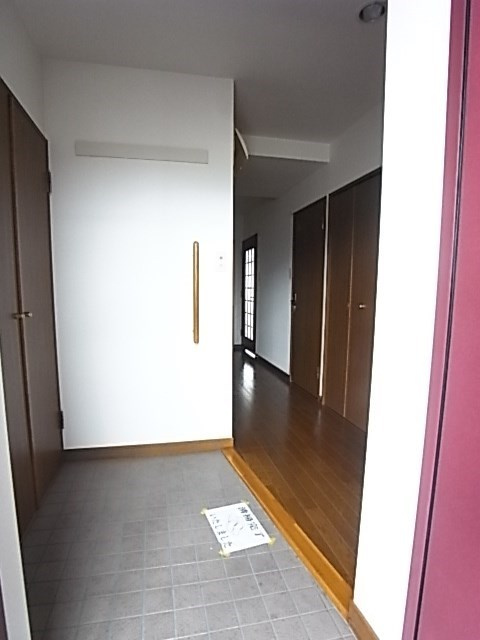 サンリッジ湊川の玄関|落ち着いた玄関です
