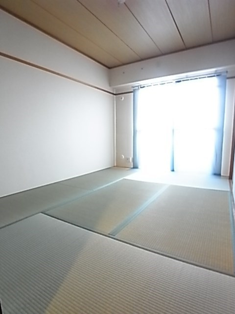 サンリッジ湊川の寝室|使い勝手のいい寝室です