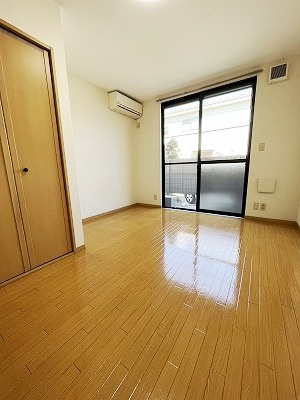 ニュー中町ハウスの居間・リビング