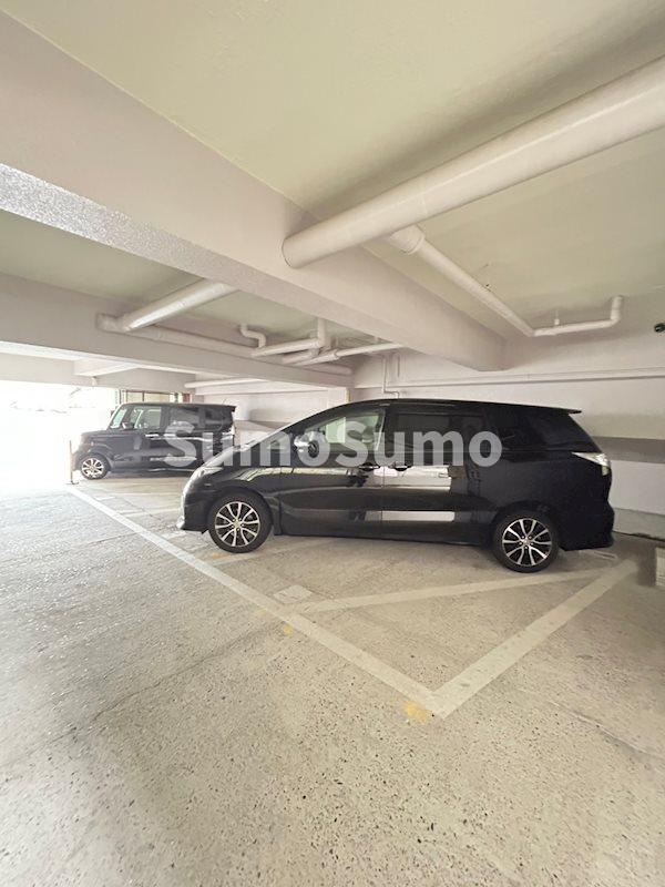 サンビルダー三宮東の駐車場