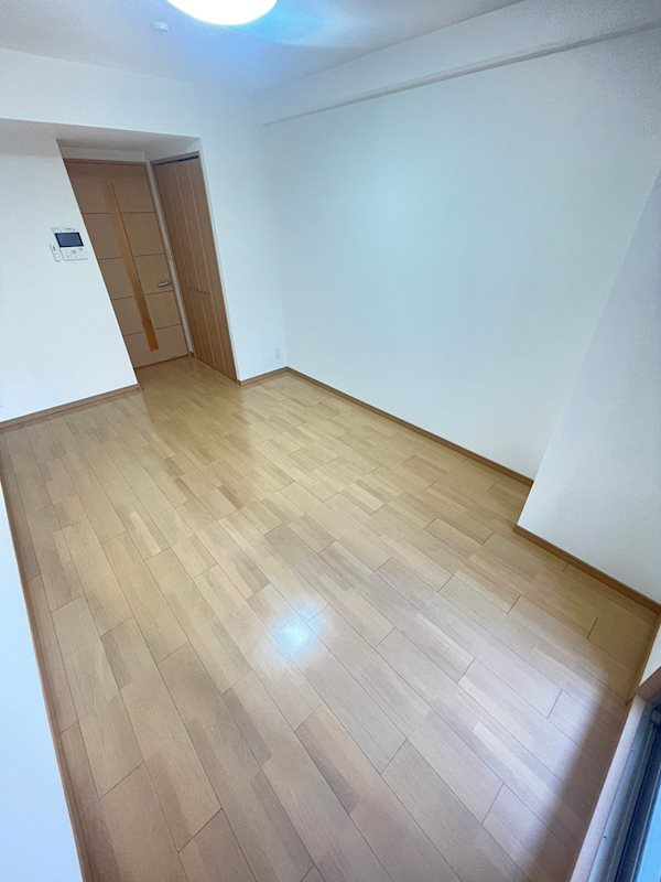 カスタリア三宮の居間・リビング