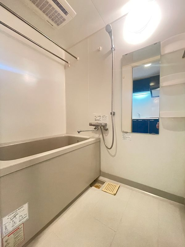 カスタリア三宮の浴室