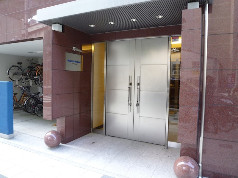 カスタリア三宮の外観