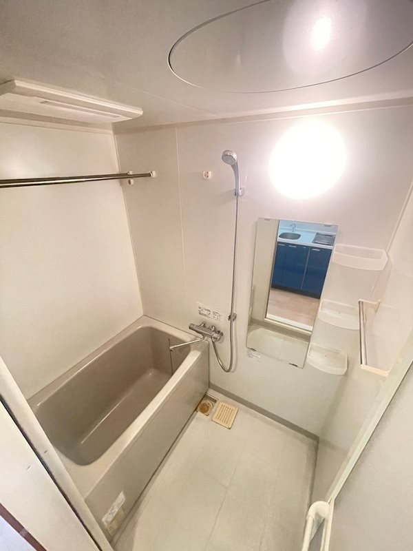 カスタリア三宮の浴室