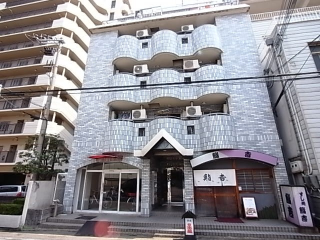 サンロイヤル湊川の外観